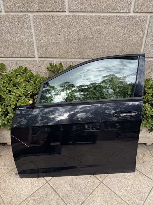 Porta frente esquerda VW Golf 7