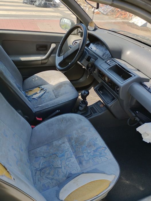 Renault ano 92 com pequenos reparos