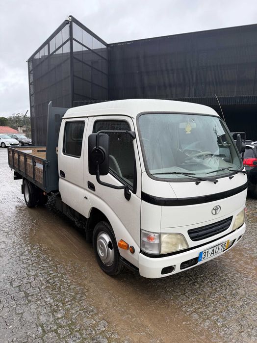 Carrinha toyota dyna cabine dupla