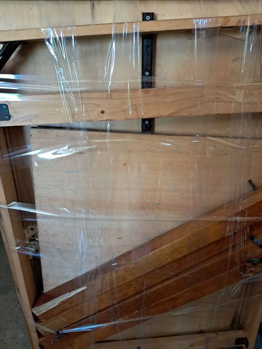 Стіл міцний солідний