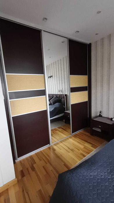 Duża szafa przesuwna 240x250 z lustrem nowoczesna