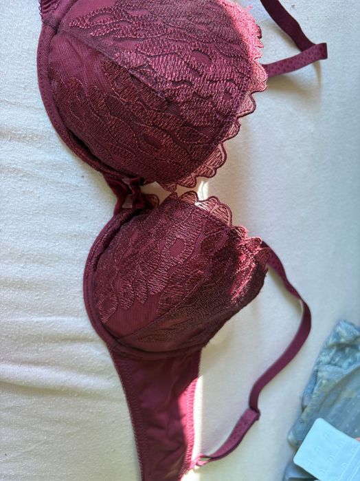Nowy Biusztonosz stanik Petite FLEUR 75B koronkowy bordowy