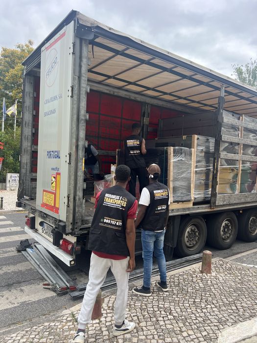 Mudanças e transportes urgentes