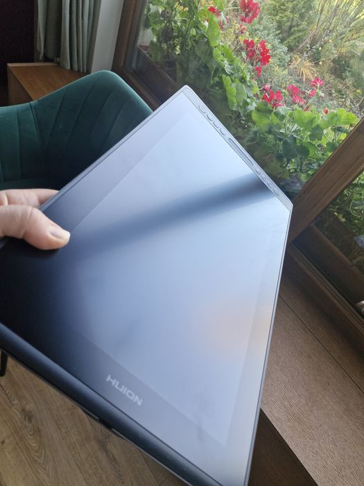 Tablet graficzny 15.6" HUION Kamvas Pro 16 w stanie idealnym