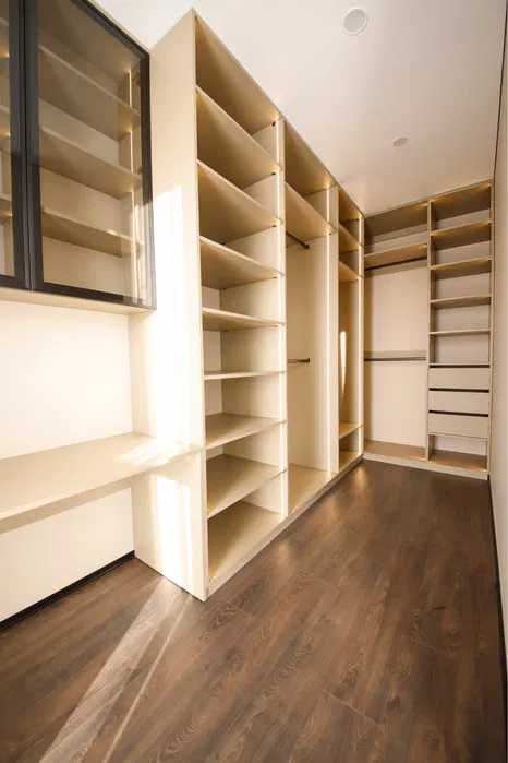 Вітаю. Продаж будинок, дуплекс з ремонтом, окремий заїзд, газ.