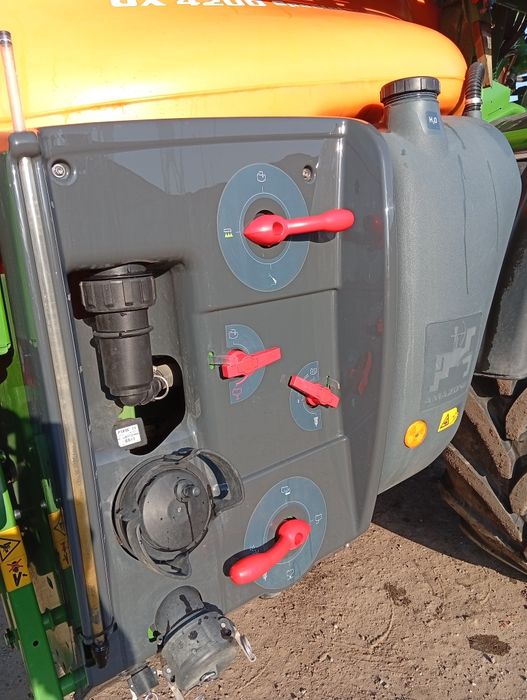 Opryskiwacz Amazone UX4200   maly przebieg