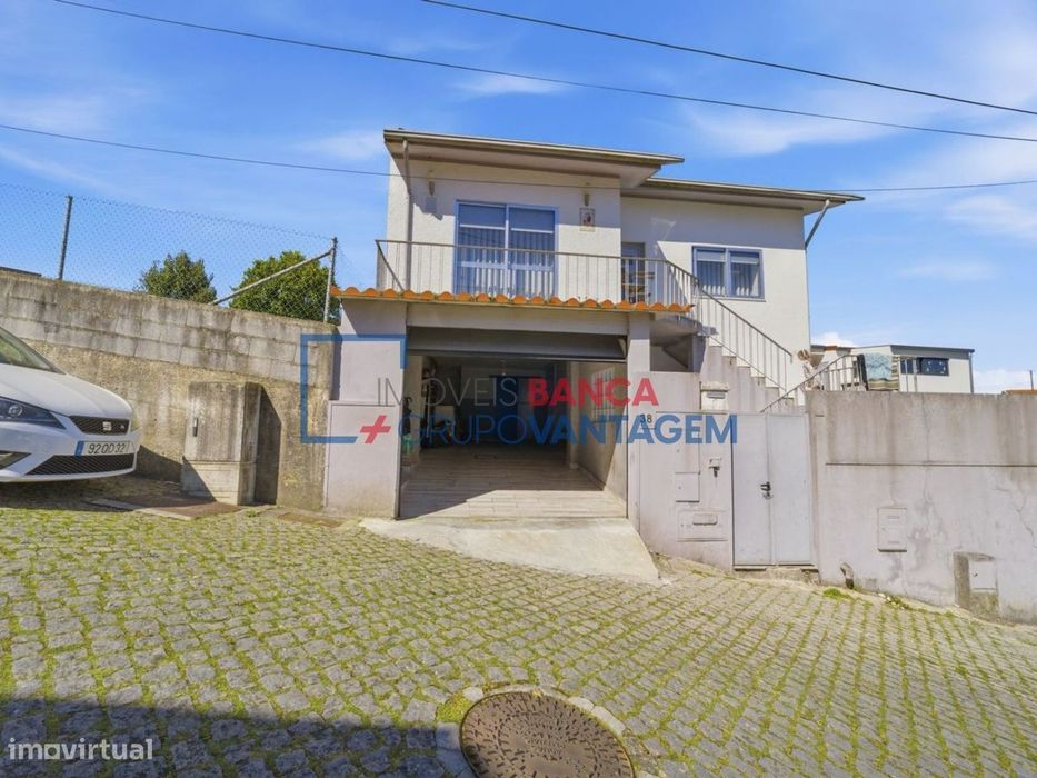 Moradia T3 Totalmente Remodelada na, Maia