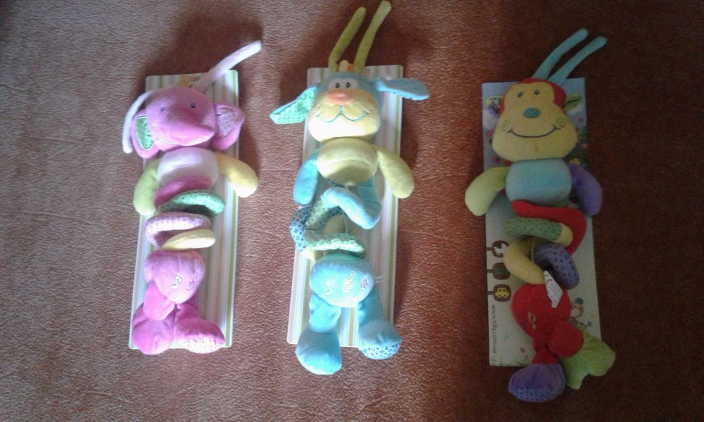 Музикальна іграшка підвіска на коляску.Нові...