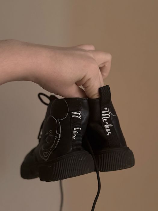 Черевики zara для дівчинки міккі маус