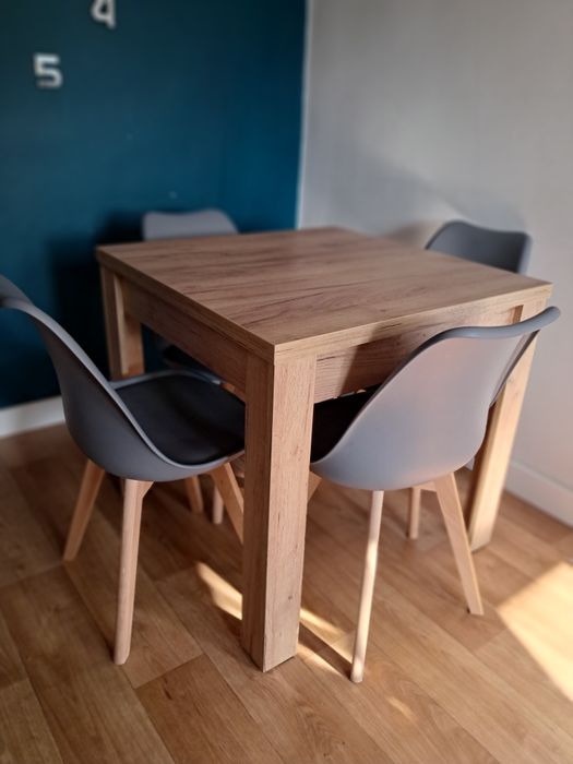 Stół do kuchni stolik