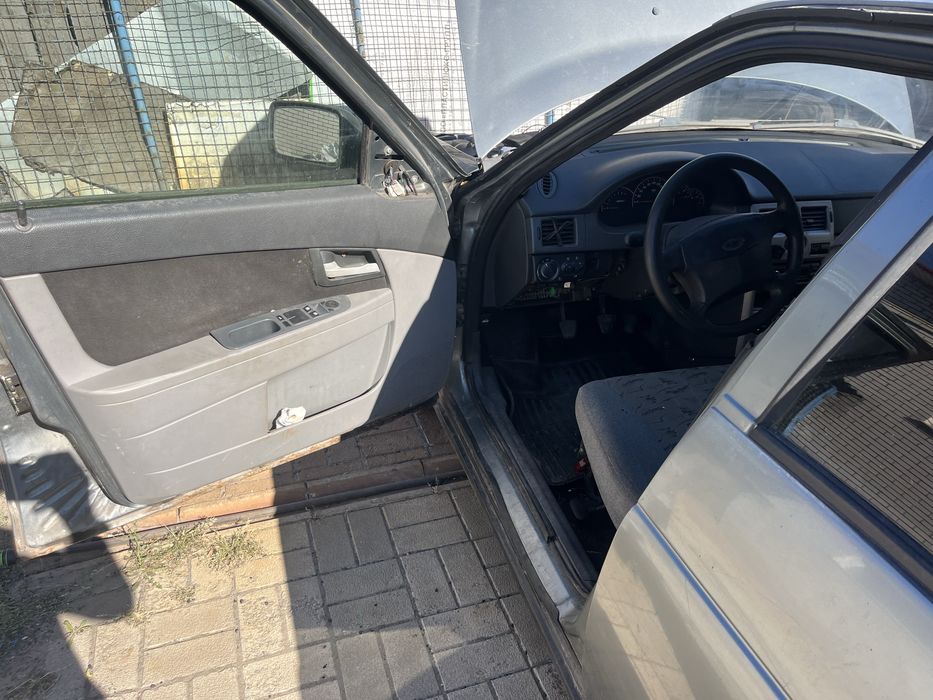 Продам приору.