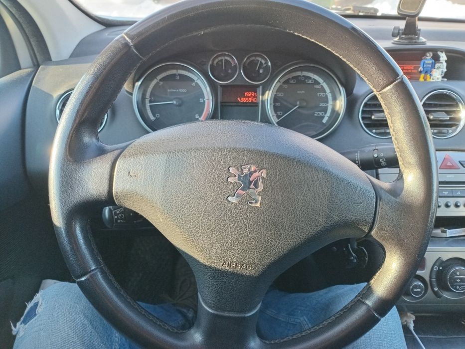 Peugeot 308sw універсал 7 місний 2008 рік