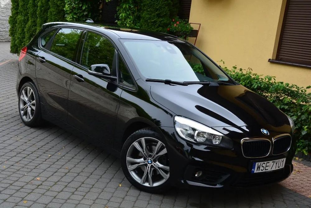 BMW Seria 2 Active Tourer 220d 190KM Automat Kamera LED Navi Carplay Grzane Fot
