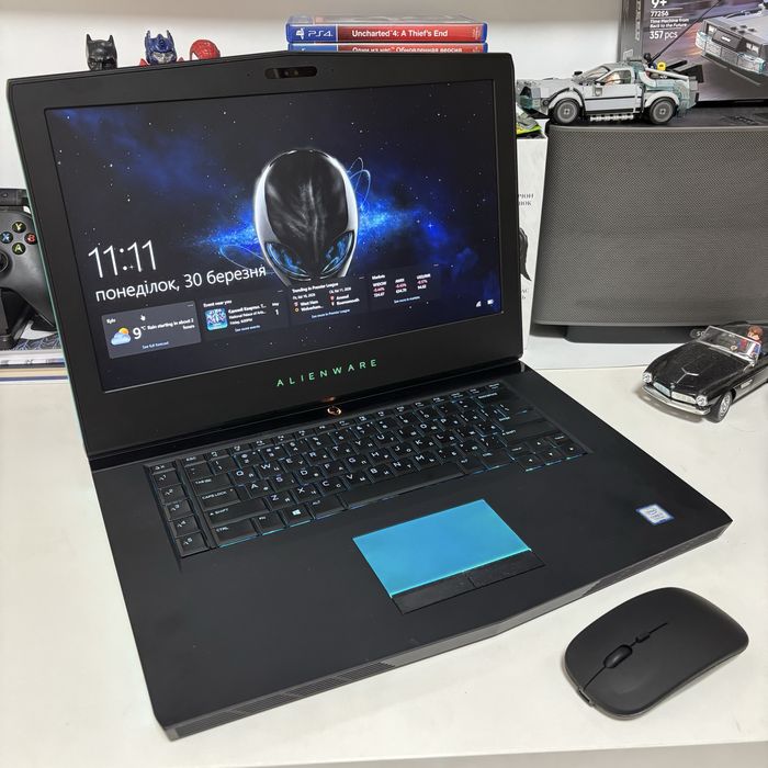 Dell Alienware 15 R3 15.6" FHD IPS i7-7700HQ GTX 1070 8Gb 16/256/500Gb