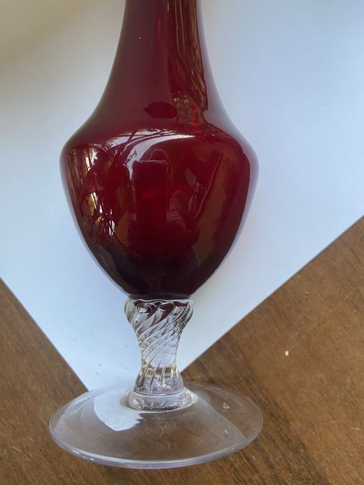 Flakonik retro ruby red