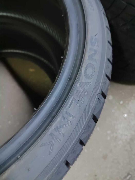 Triangle 255/35 R19 96V XL PL02