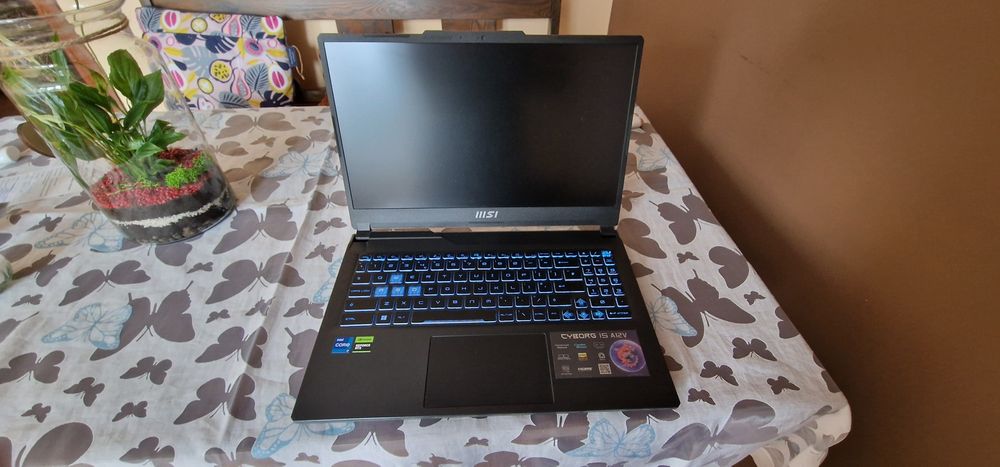Laptop Cyborg 15
