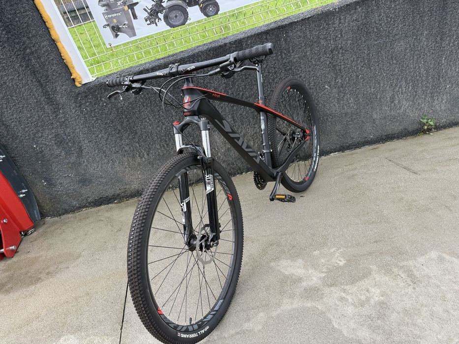 Bicicleta em carbono nova