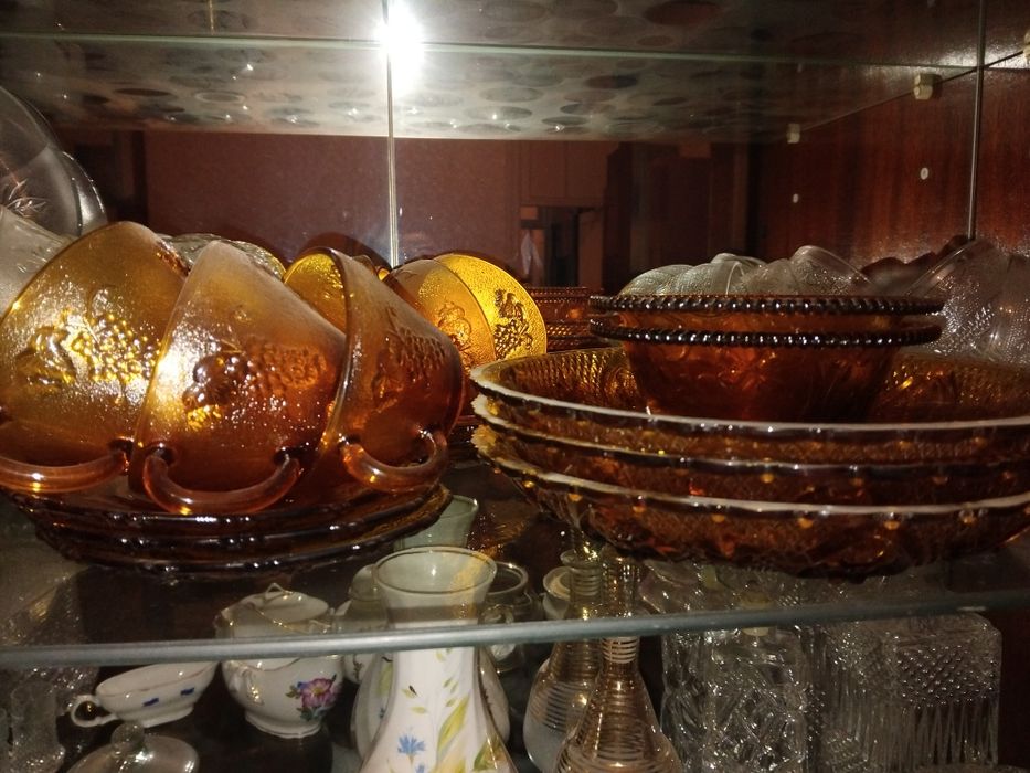 Продам стеклянные сервизы