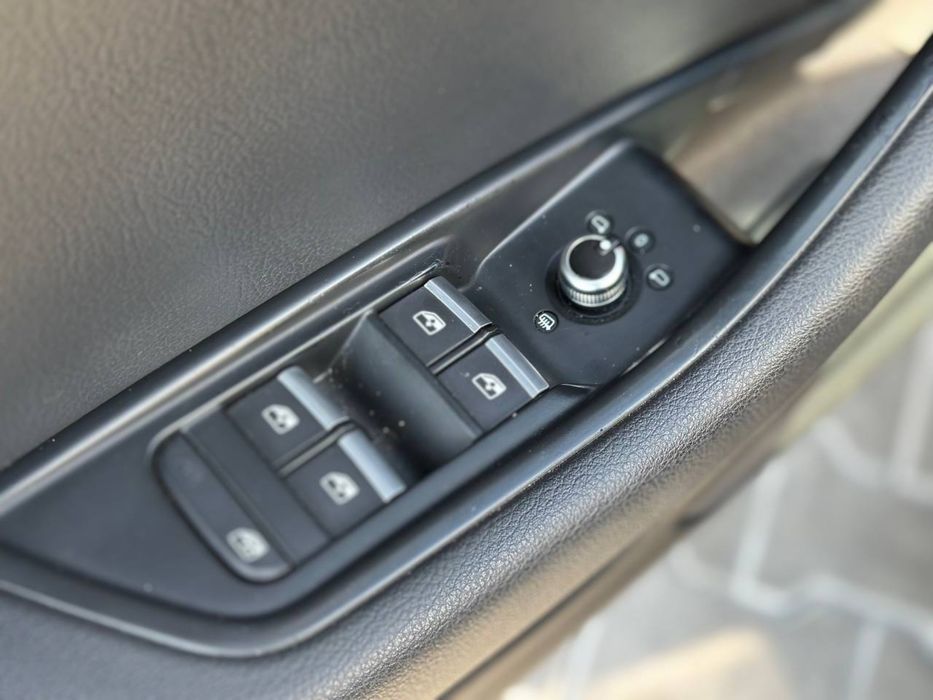Продам Audi A4 Premium 2016