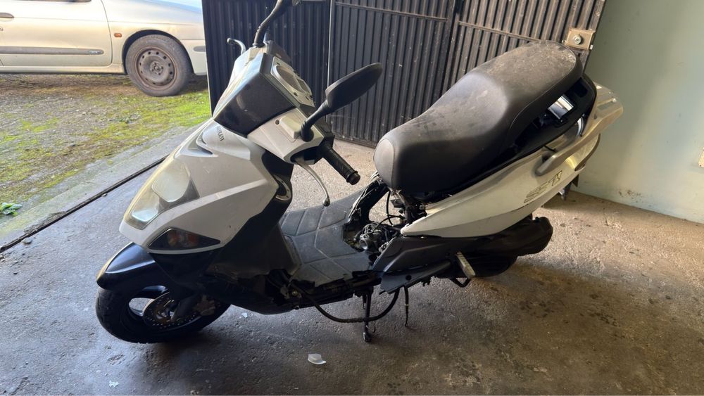 Motos e Scooters para Peças ou Inteiras – Ideais para Reparos e Customização 1