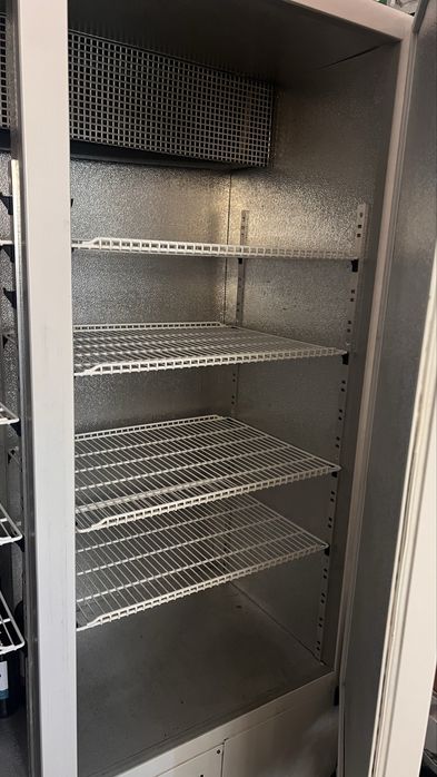 Холодильник дводверний професійний фірма Cold