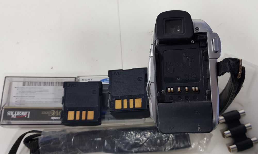 Відеокамера JVC GR-D248E "Original"