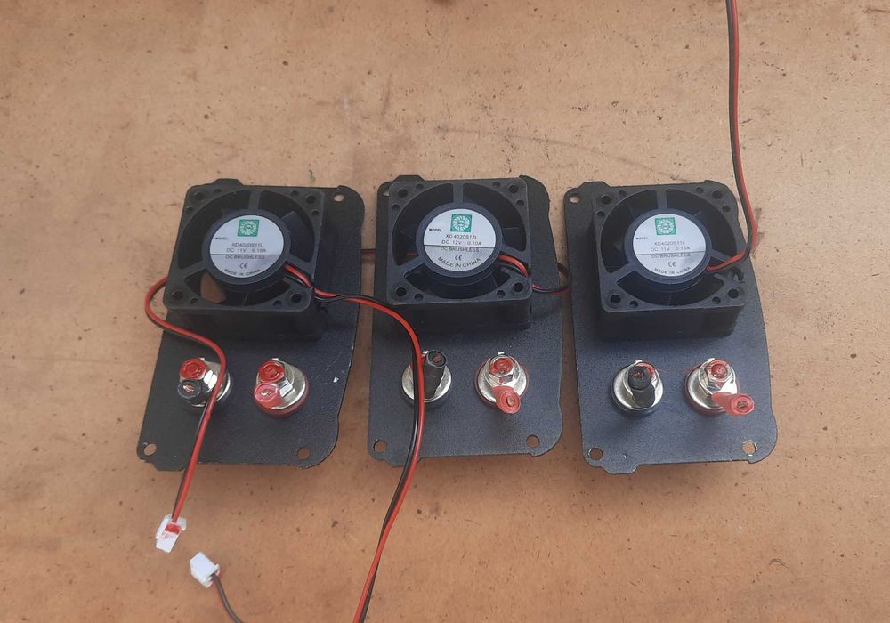 Панелька для інвертора з клемами та кулером