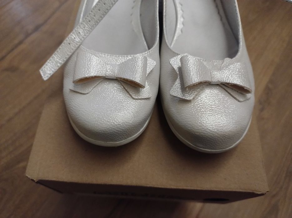 Buty komunijne do sypania kwiatkow