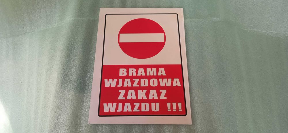 Tabliczka informacyjna-Brama wjazdowa