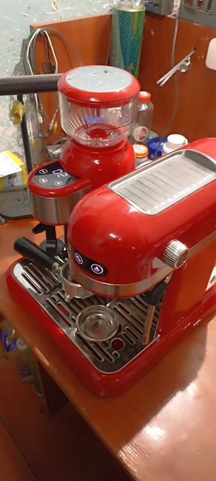 Кавомашина Klarstein Red з Німеччини.