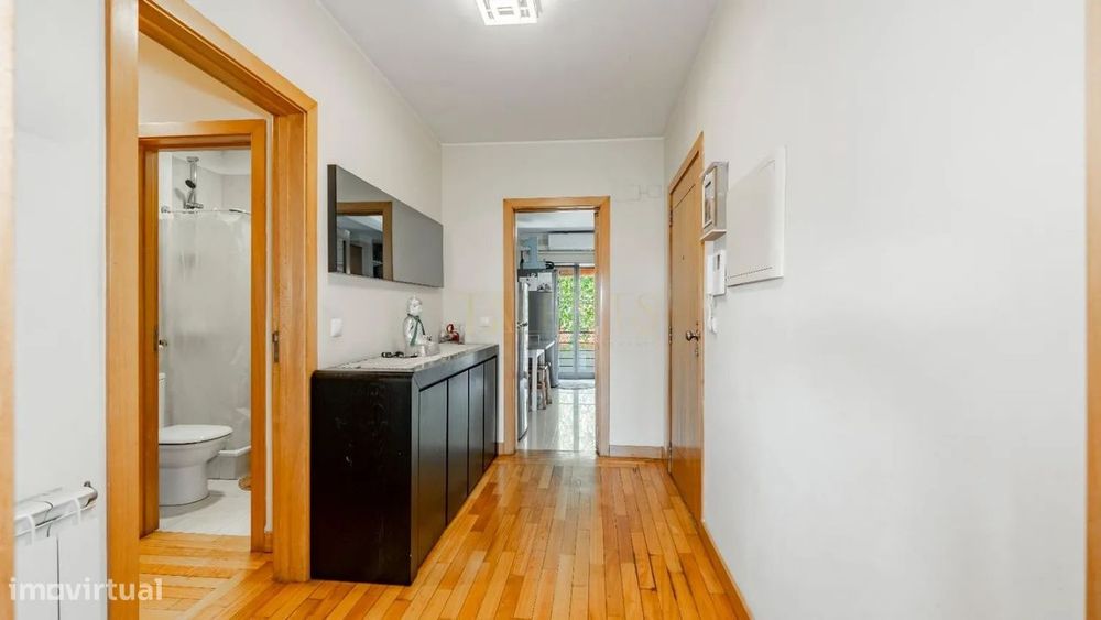 Apartamento T3 em Fradelos | 146 m² | Varanda c/ Churrasqueira