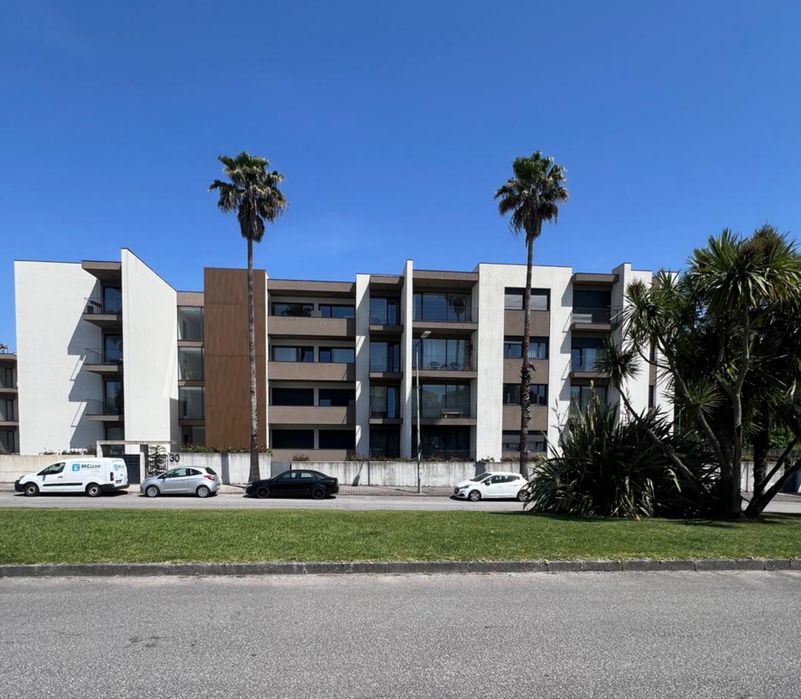 T3 com terraço na Encosta da Ferrara