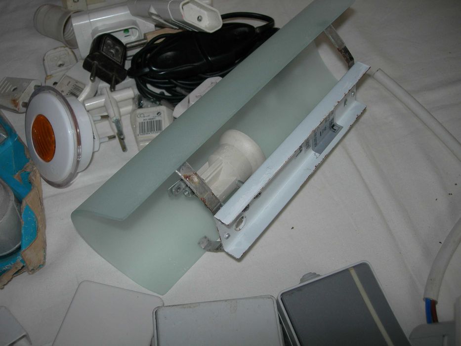 Acessórios elétricos. Lote completo. Preço por tudo.