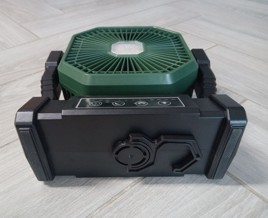 Wentylator kempingowy z latarnią LED