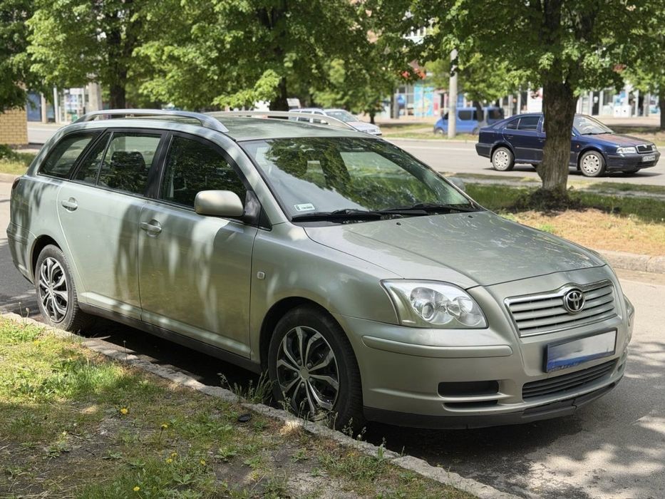 Toyota Avensis 2.0 дізель гарний стан