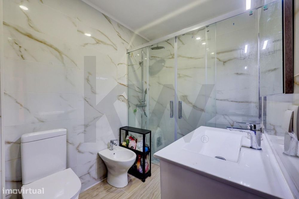 Apartamento T2 em Alverca com Ar Condicionado – Pronto a Habitar