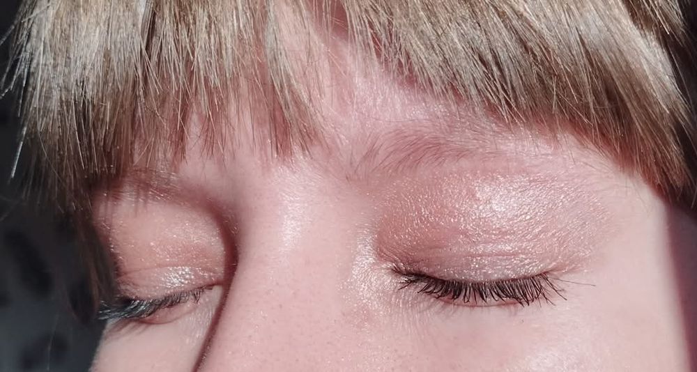 Eyeshadow. Cień do powiek w płynie Shine 01 naked