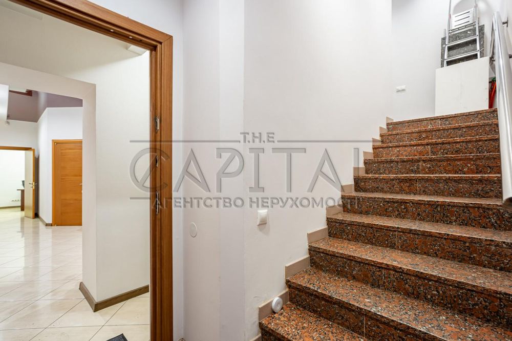 Продаж офісу, вул. Івана Мазепи, Печерськ