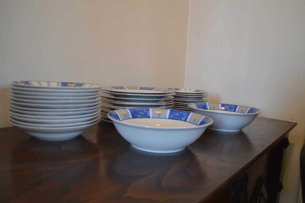 Conjunto de pratos + 2 taças de servir