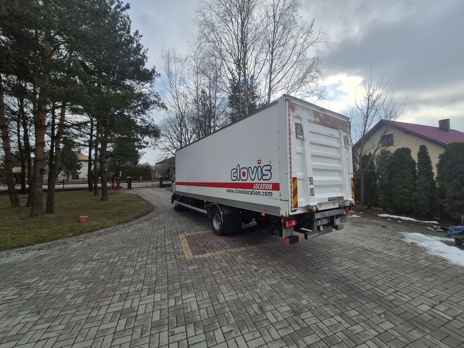 Renault D12 kontener z windą