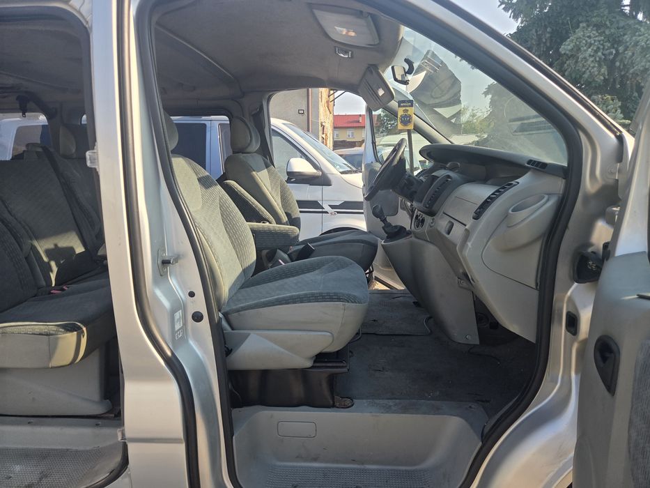 Nissan Primaster 2.5 2004 8 osob