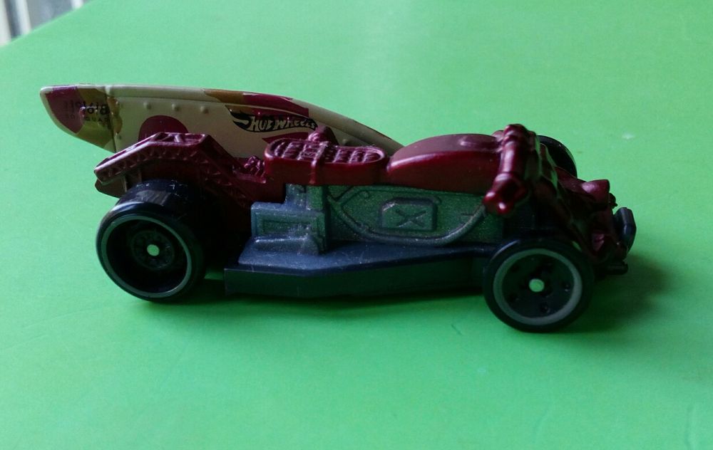 Hot Wheels 

  Moto Wing

 New.

2018

Mattel