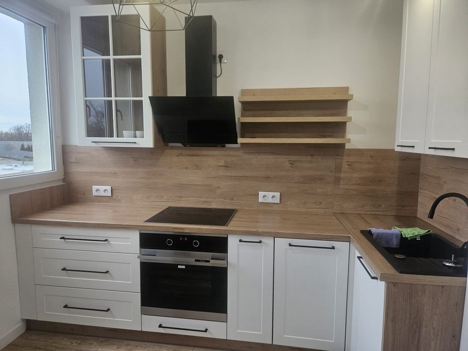 Wyremontowane do zamieszkania.