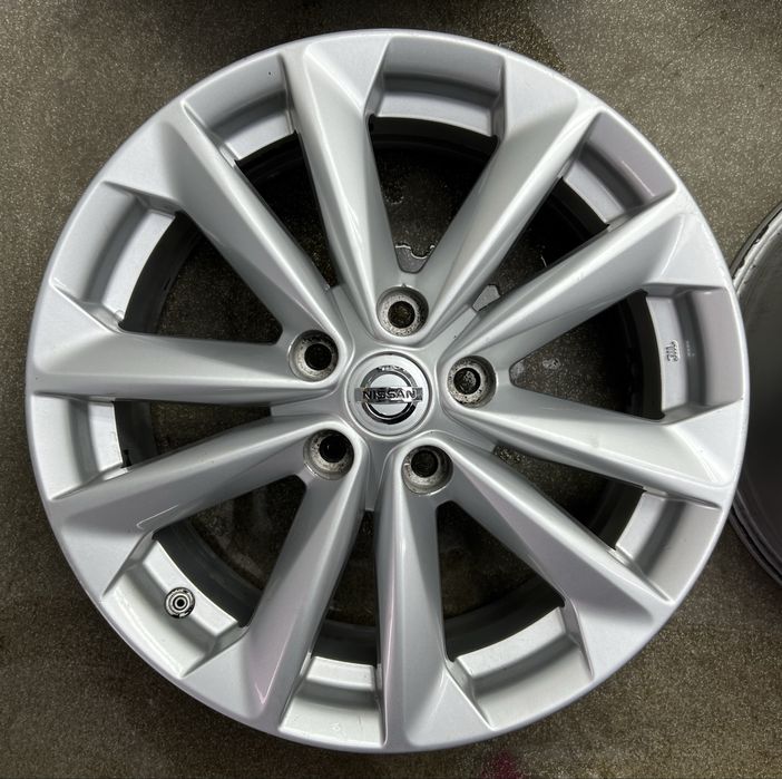Диски R17 5 114.3 et40 J7 Оригінал Nissan Juke x-trail qashqai ніссан