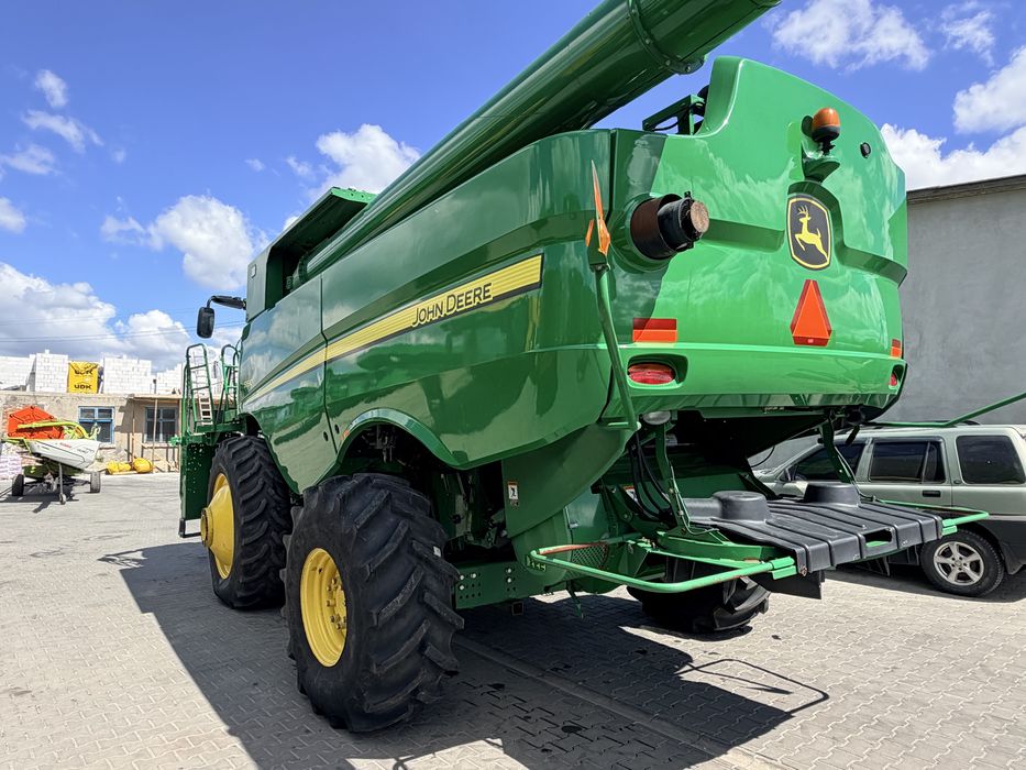 John Deere s690 , комбайн