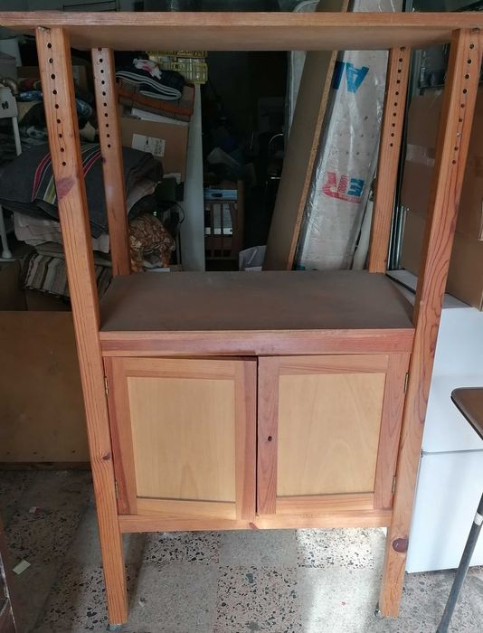 Móvel estante Bar, com rodízios, pinho maciço, por 40€