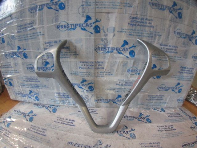 Blindagem da coluna de direção / plásticos do volante FORD Fiesta VI (