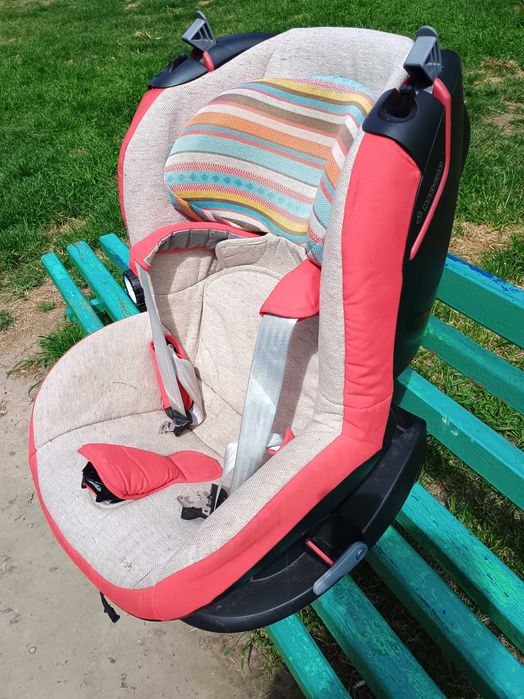 Авто крісло "MAXI-COSI"