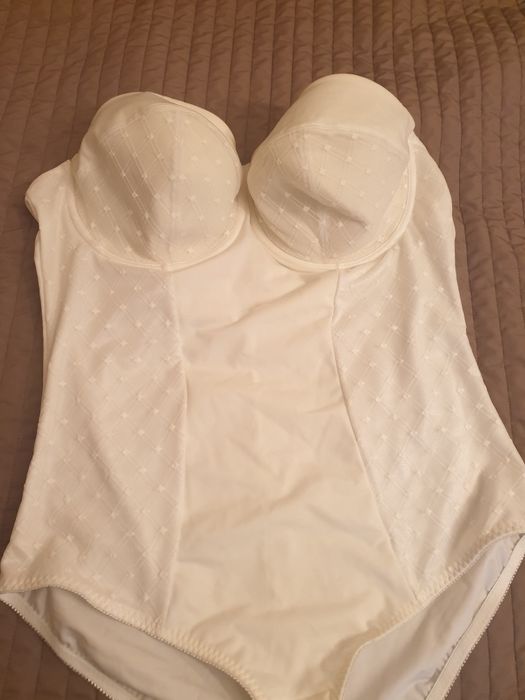 Body modelujące 95F MAGISCULPT